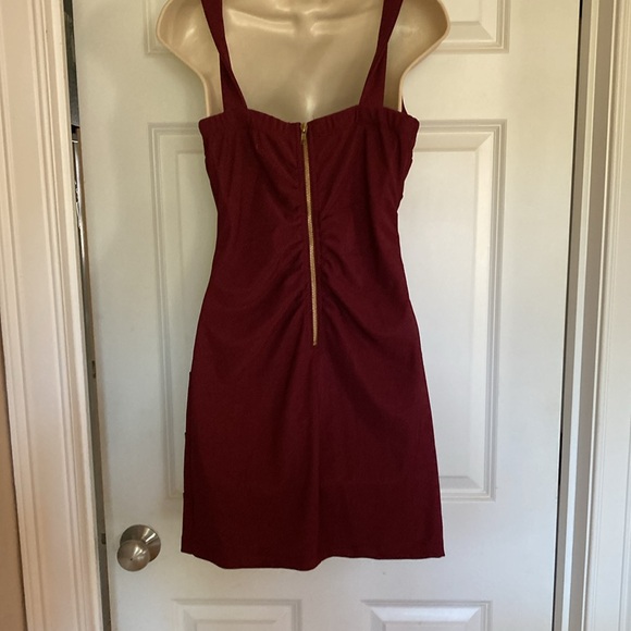 LBD in Burgundy with padded top - Picture 9 of 9